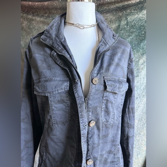 Cargo Utility Front Zip Lightweight Jacket - Picture 3 of 5